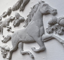 Load image into Gallery viewer, Horse &amp; Hound Decor Mould