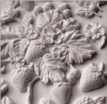 Load image into Gallery viewer, Wild Berries Decor Mould