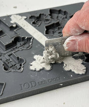 Load image into Gallery viewer, Les Croix Decor Mould